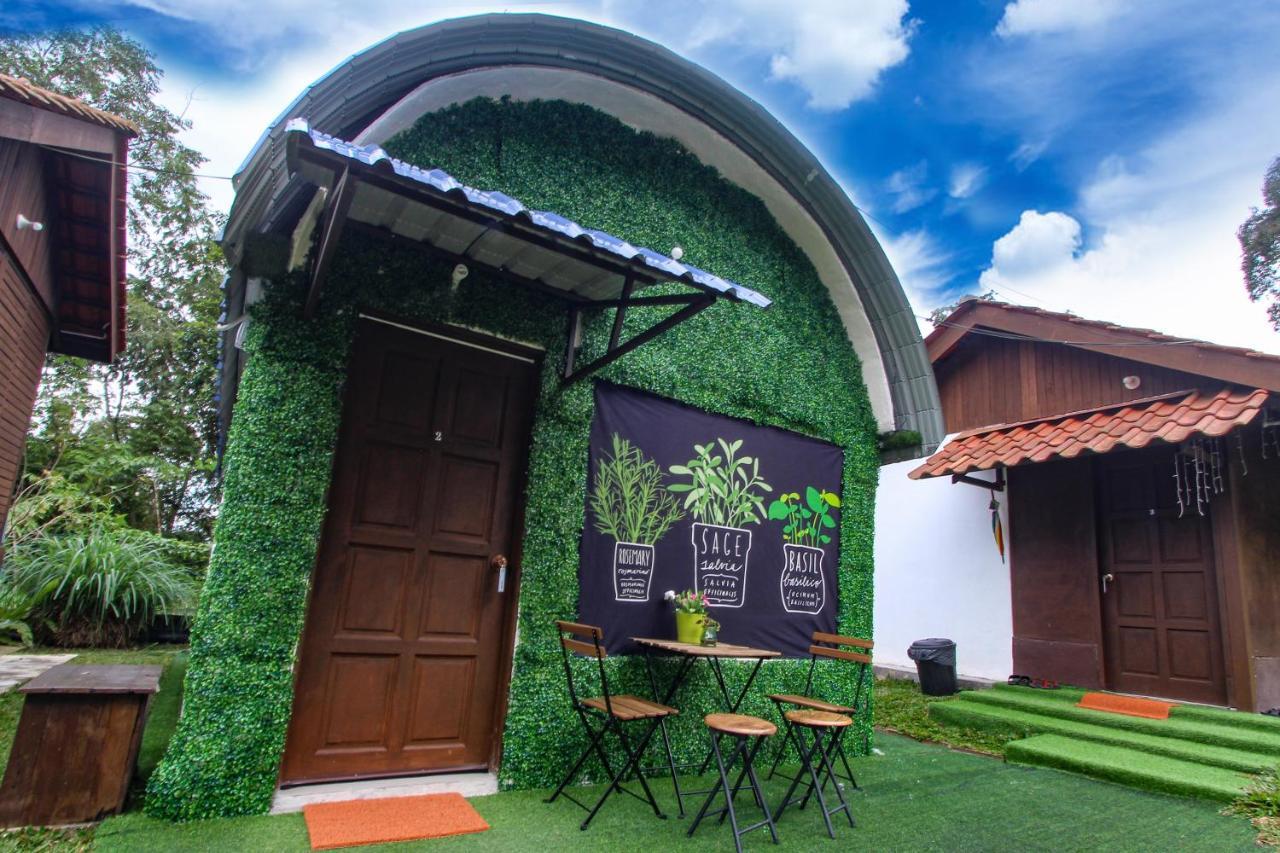 Genting Greenwoods Tiny Houses & Events Hall Genting Highlands Exterior foto