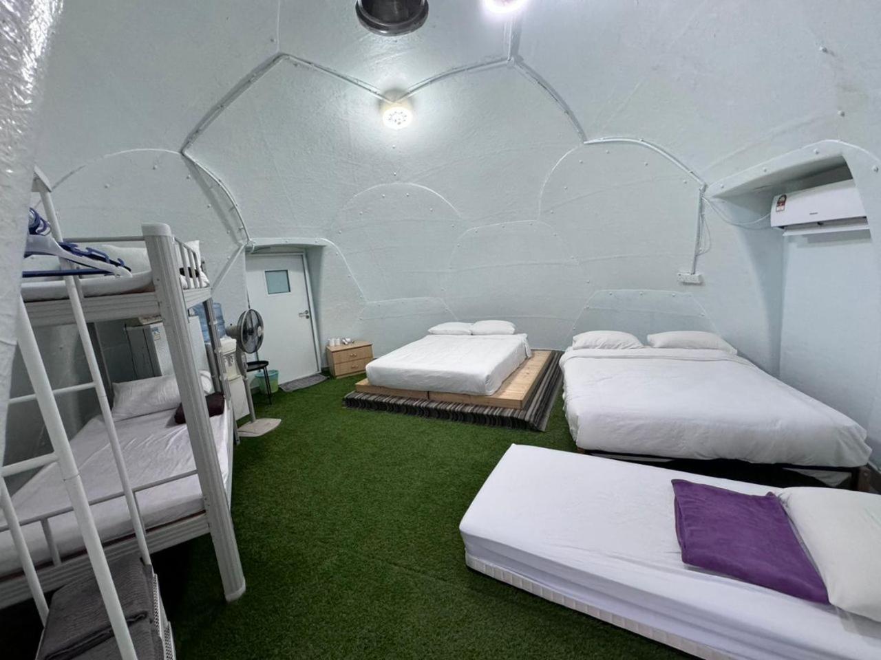 Genting Greenwoods Tiny Houses & Events Hall Genting Highlands Exterior foto